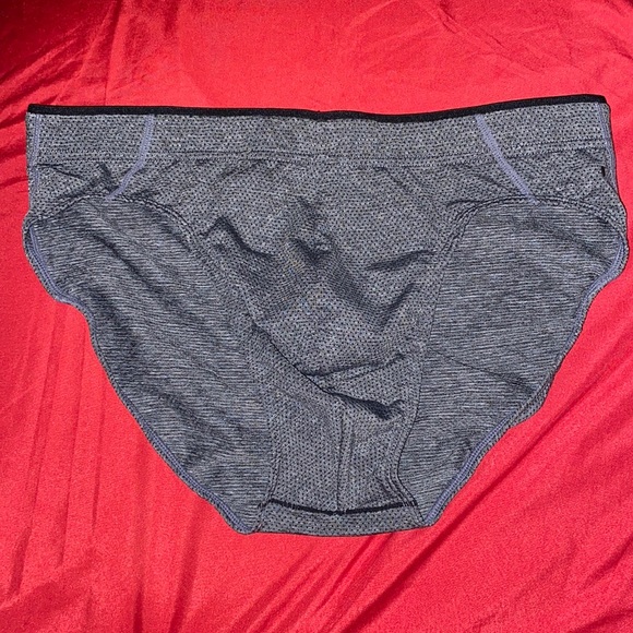 2xist Gray Brief